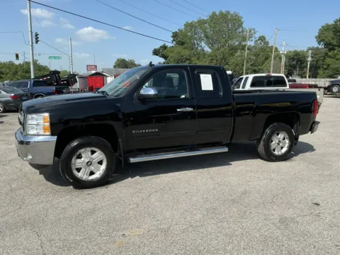 More photos of 2013 CHEVROLET SILVERADO 1500 LT at Mr. Care Auto, IN
