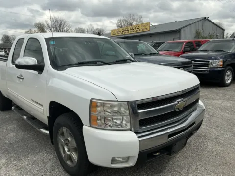 White 2011 CHEVROLET SILVERADO 1500 LT for sale in Camby, IN