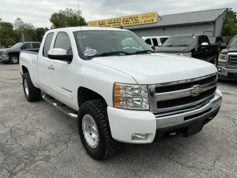 White 2011 CHEVROLET SILVERADO 1500 LT for sale in Camby, IN