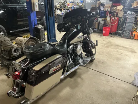 More photos of 1998 HARLEY- DAVIDSON FLHTCUI ANNIVER MC at Mr. Care Auto, IN