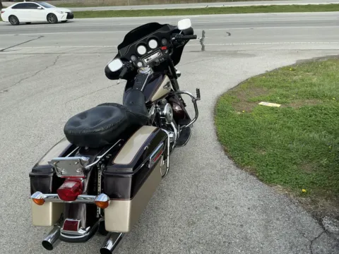 More photos of 1998 HARLEY- DAVIDSON FLHTCUI ANNIVER MC at Mr. Care Auto, IN