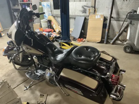 More photos of 1998 HARLEY- DAVIDSON FLHTCUI ANNIVER MC at Mr. Care Auto, IN