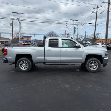 More photos of 2018 CHEVROLET SILVERADO 1500 LT at Mr. Care Auto, IN