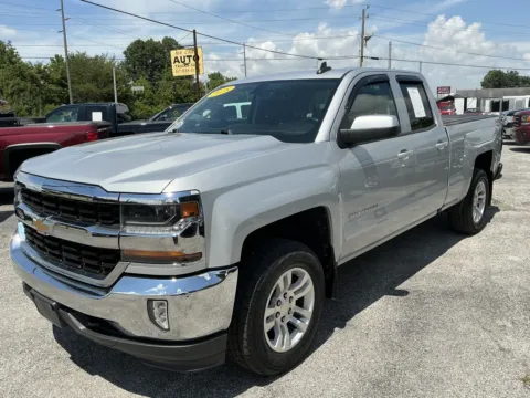 More photos of 2018 CHEVROLET SILVERADO 1500 LT at Mr. Care Auto, IN
