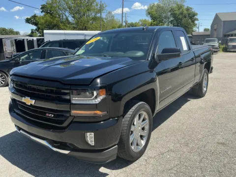 Black 2016 CHEVROLET SILVERADO 1500 LT for sale in Camby, IN
