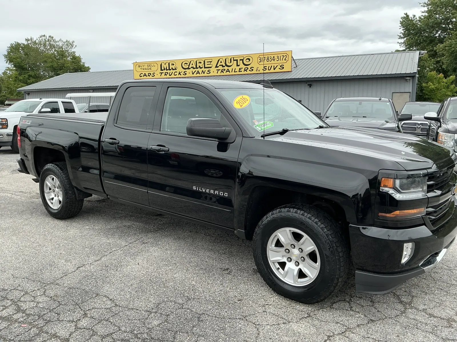 Black 2016 CHEVROLET SILVERADO 1500 LT for sale in Camby, IN