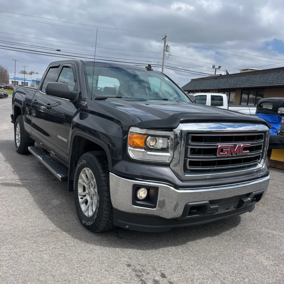 Black 2015 GMC SIERRA 1500 SLE for sale in Camby, IN