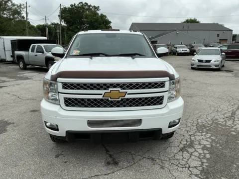 More photos of 2012 CHEVROLET SILVERADO 2500 HEAVY DUTY LTZ at Mr. Care Auto, IN