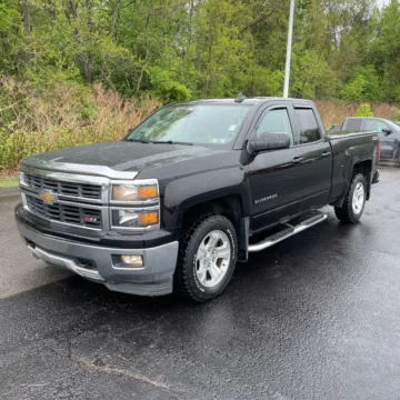 Black 2015 CHEVROLET SILVERADO 1500 LT for sale in Camby, IN