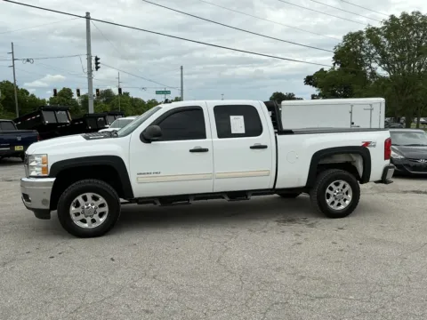 More photos of 2014 CHEVROLET SILVERADO 2500 HEAVY DUTY LT at Mr. Care Auto, IN