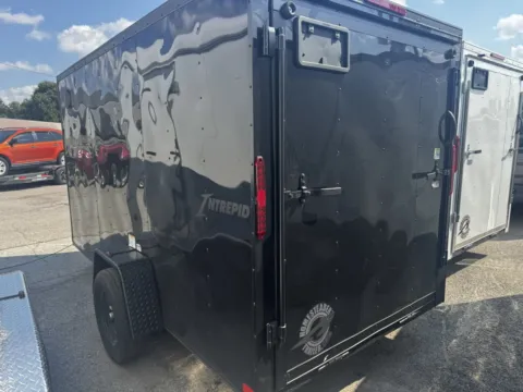 More photos of 2026 HOMESTEADER 612IS ENCLOSED at Mr. Care Auto, IN