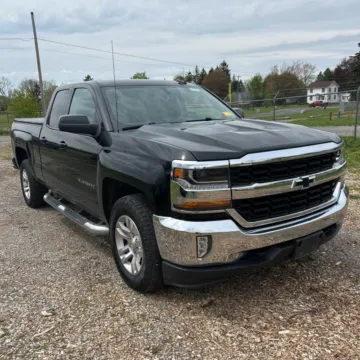 Black 2018 CHEVROLET SILVERADO 1500 LT for sale in Camby, IN