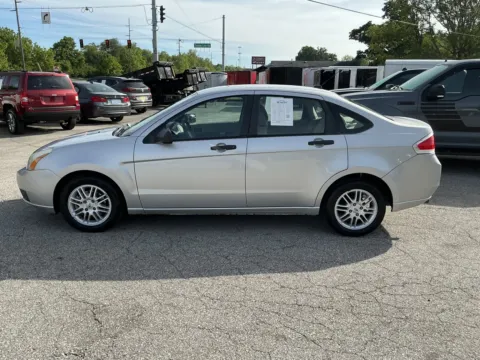 More photos of 2009 FORD FOCUS SE at Mr. Care Auto, IN