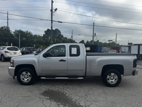 More photos of 2013 CHEVROLET SILVERADO 1500 LT at Mr. Care Auto, IN
