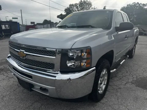 More photos of 2013 CHEVROLET SILVERADO 1500 LT at Mr. Care Auto, IN