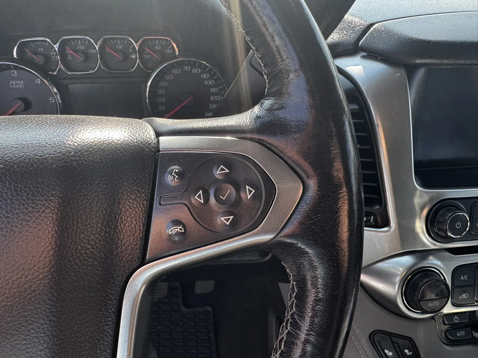 2018 Chevrolet Tahoe LT - Photo 21