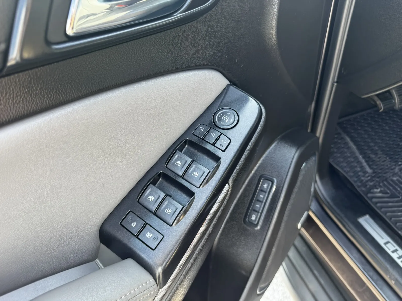 2018 Chevrolet Tahoe LT - Photo 16