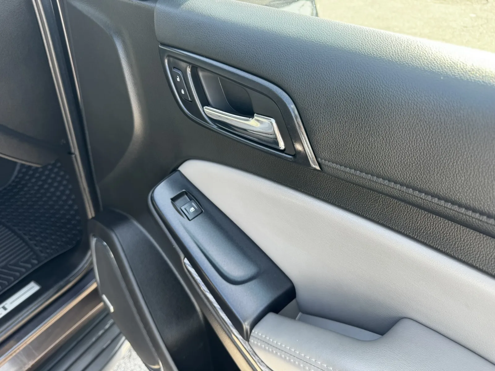 2018 Chevrolet Tahoe LT - Photo 46