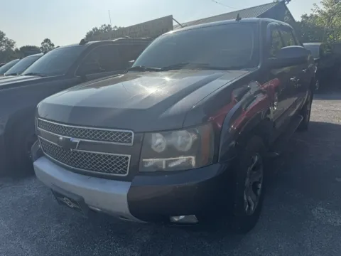 Another view of 2010 CHEVROLET AVALANCHE LT for sale in Camby, IN at Mr. Care Auto