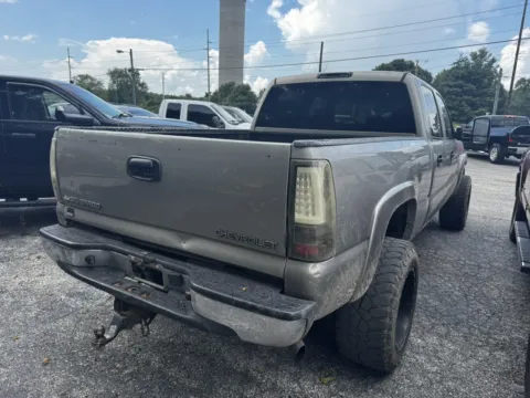 More photos of 2003 CHEVROLET SILVERADO 2500 HEAVY DUTY at Mr. Care Auto, IN