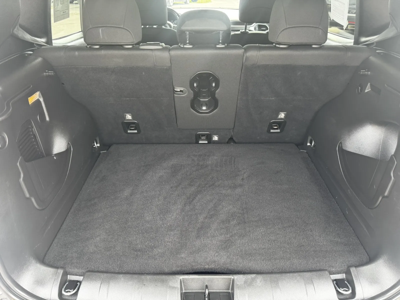 2021 Jeep Renegade Latitude - Photo 32
