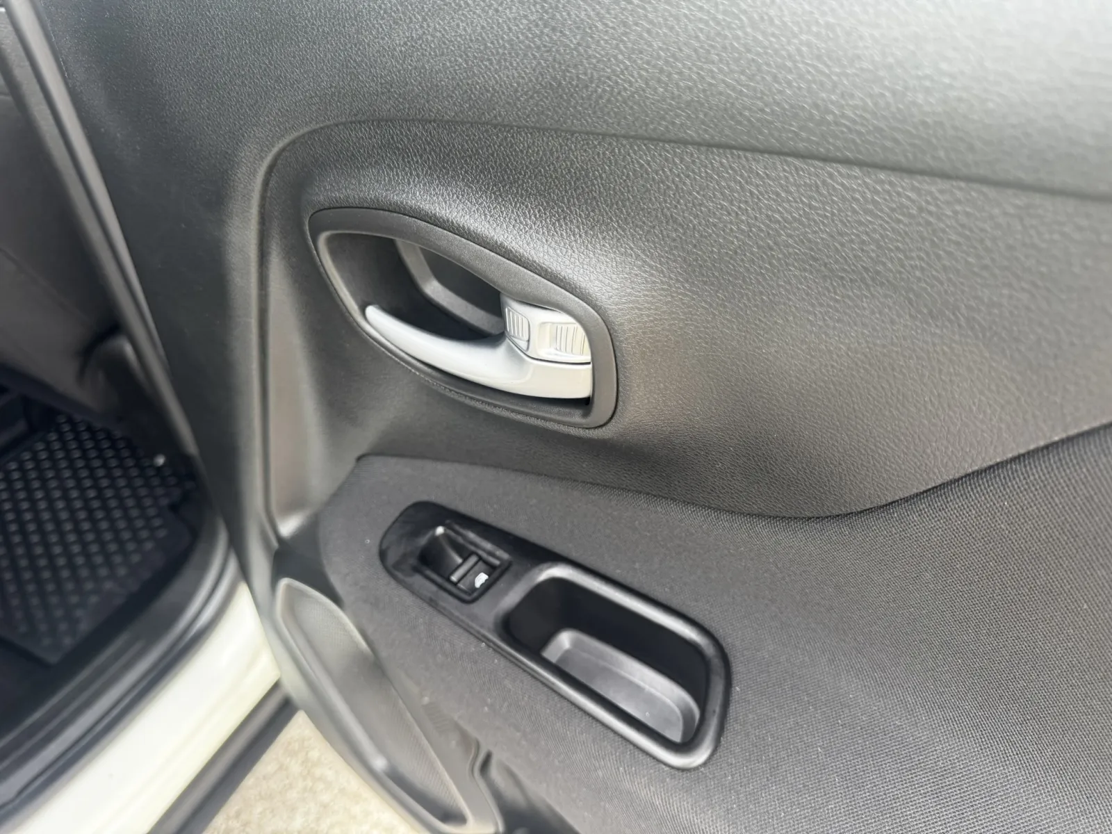 2021 Jeep Renegade Latitude - Photo 34