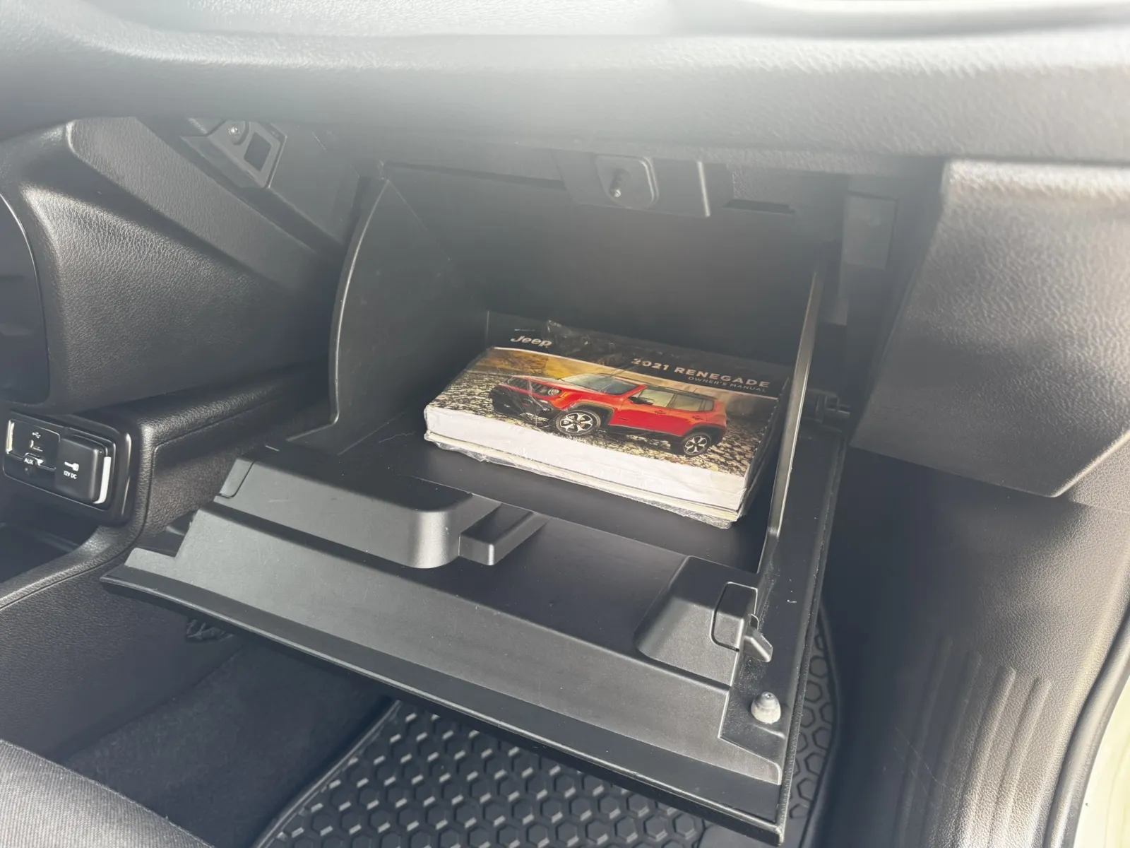2021 Jeep Renegade Latitude - Photo 41