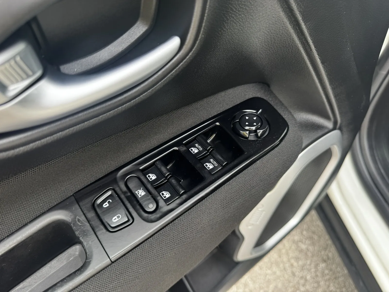 2021 Jeep Renegade Latitude - Photo 16