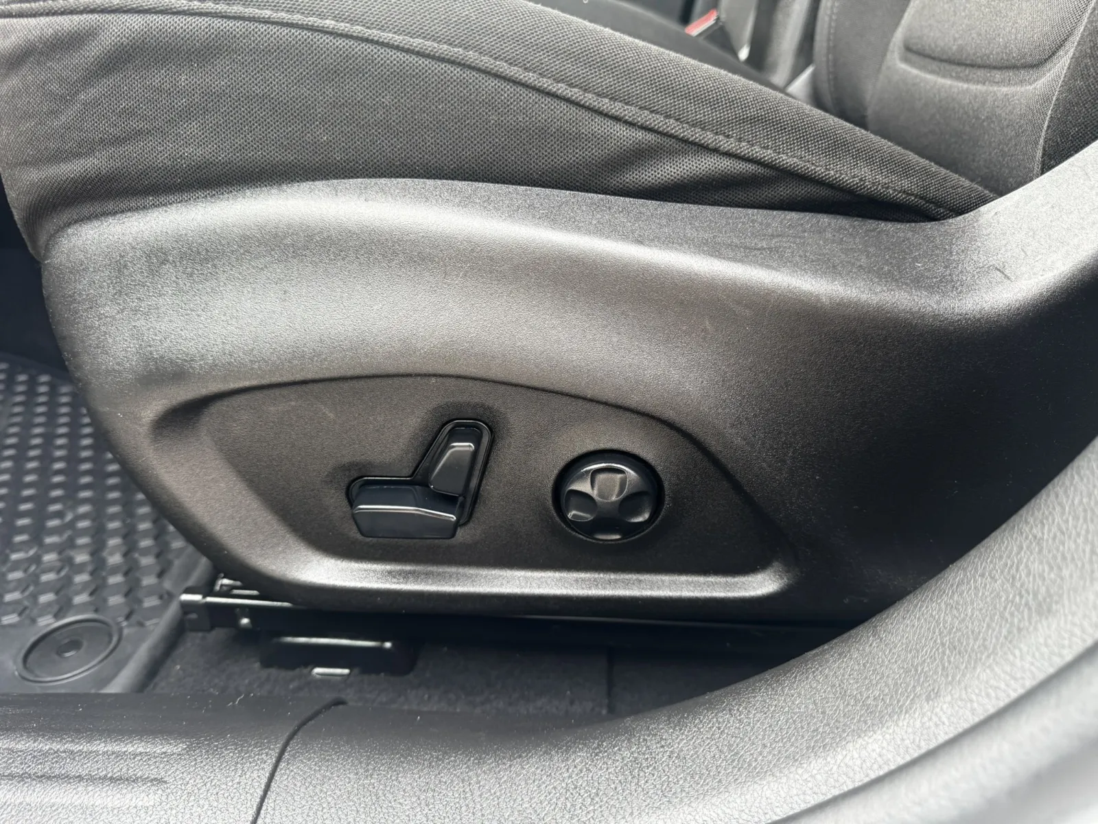 2021 Jeep Renegade Latitude - Photo 18