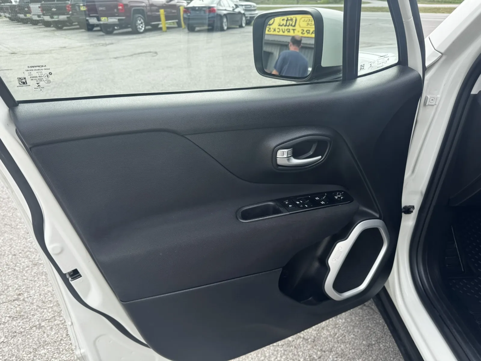 2021 Jeep Renegade Latitude - Photo 15