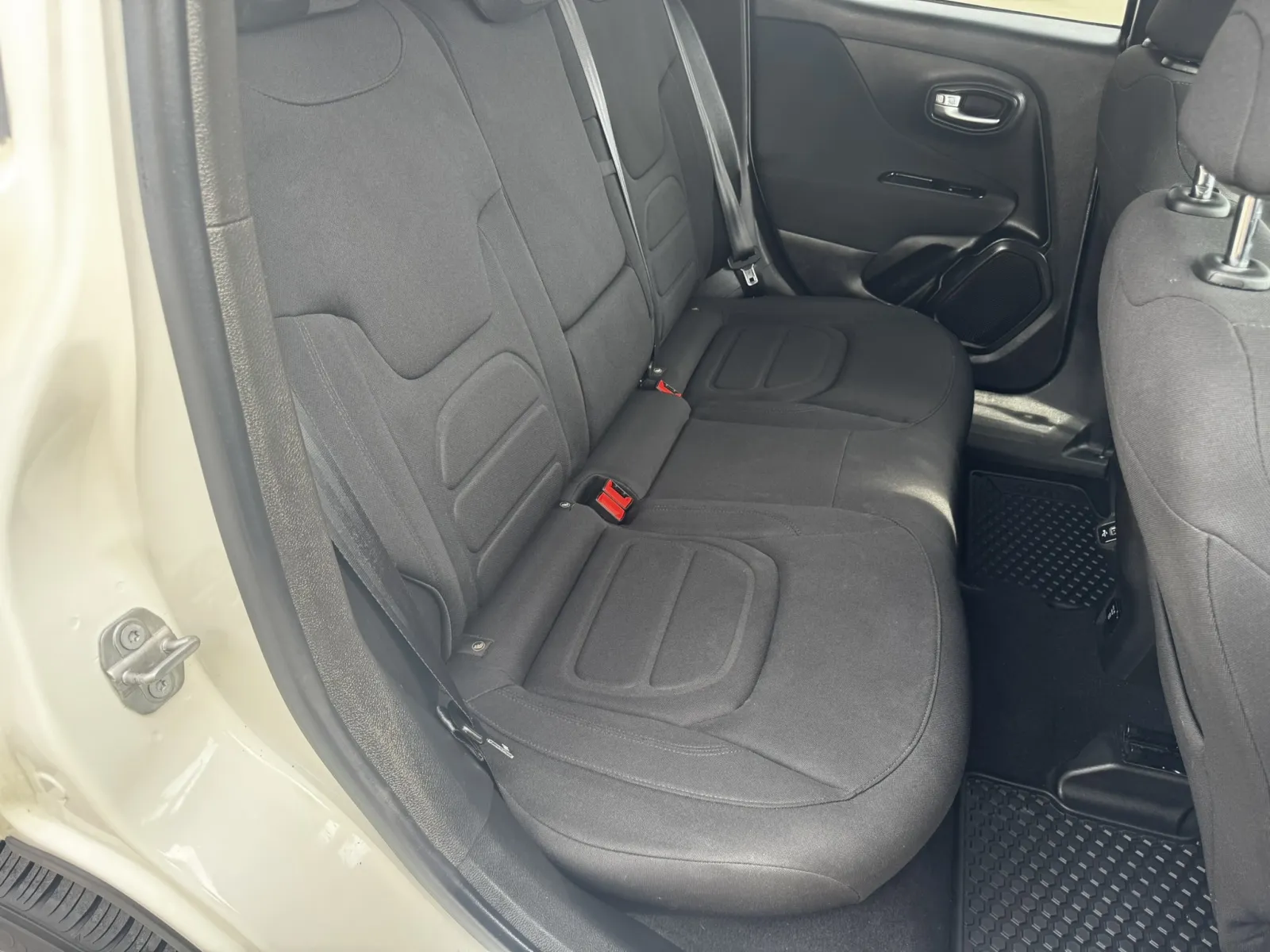 2021 Jeep Renegade Latitude - Photo 35