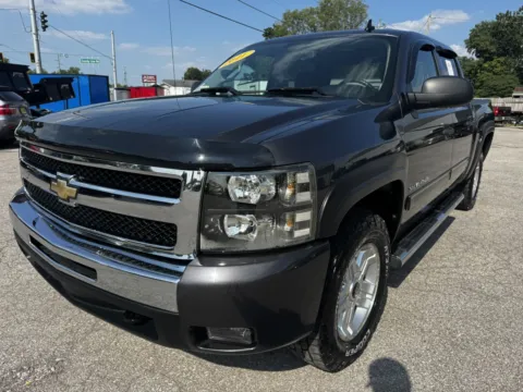 More photos of 2011 CHEVROLET SILVERADO 1500 LT at Mr. Care Auto, IN