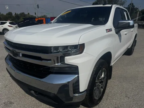 More photos of 2020 CHEVROLET SILVERADO 1500 LT at Mr. Care Auto, IN