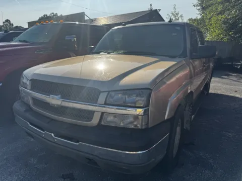 Another view of 2004 CHEVROLET SILVERADO 1500 CREW CAB for sale in Camby, IN at Mr. Care Auto