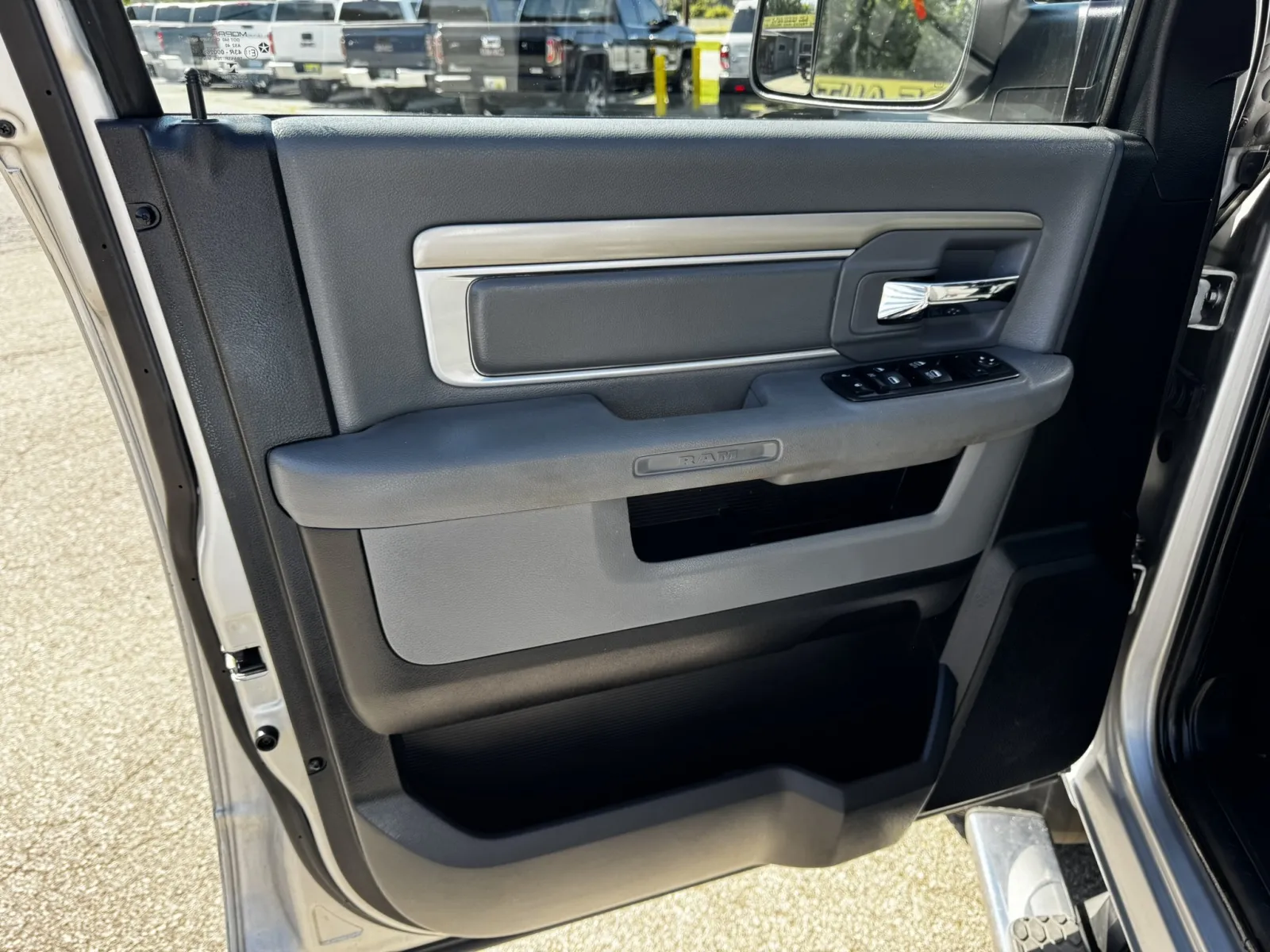 2014 RAM Ram 2500 Pickup SLT - Photo 15