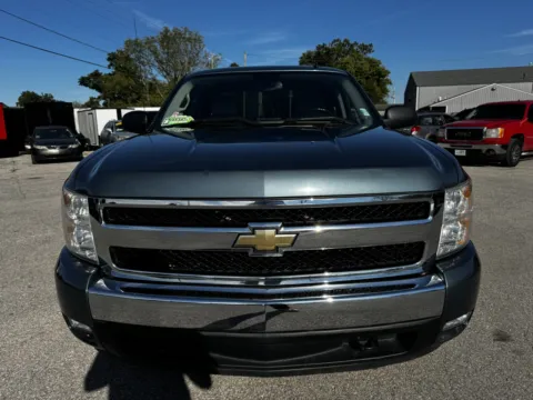 Another view of 2007 CHEVROLET SILVERADO 1500 EXT CAB for sale in Camby, IN at Mr. Care Auto