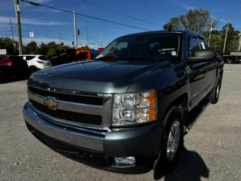 More photos of 2007 CHEVROLET SILVERADO 1500 EXT CAB at Mr. Care Auto, IN
