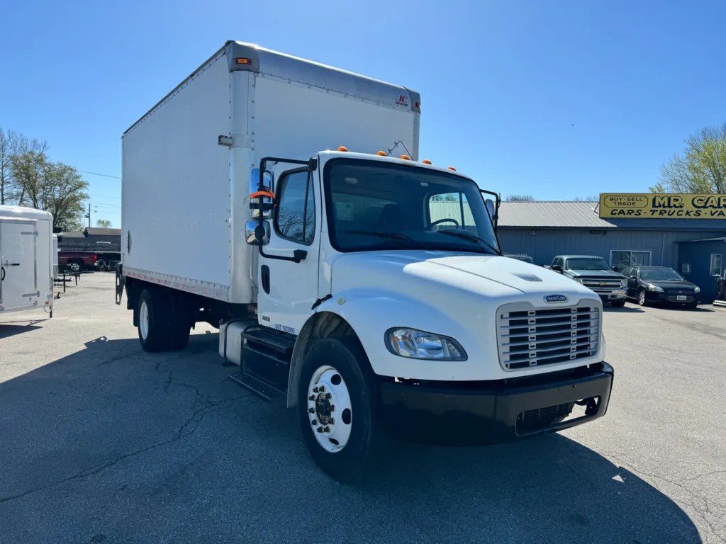 2011 FREIGHTLINER BOX TRUCK for sale in Camby, IN