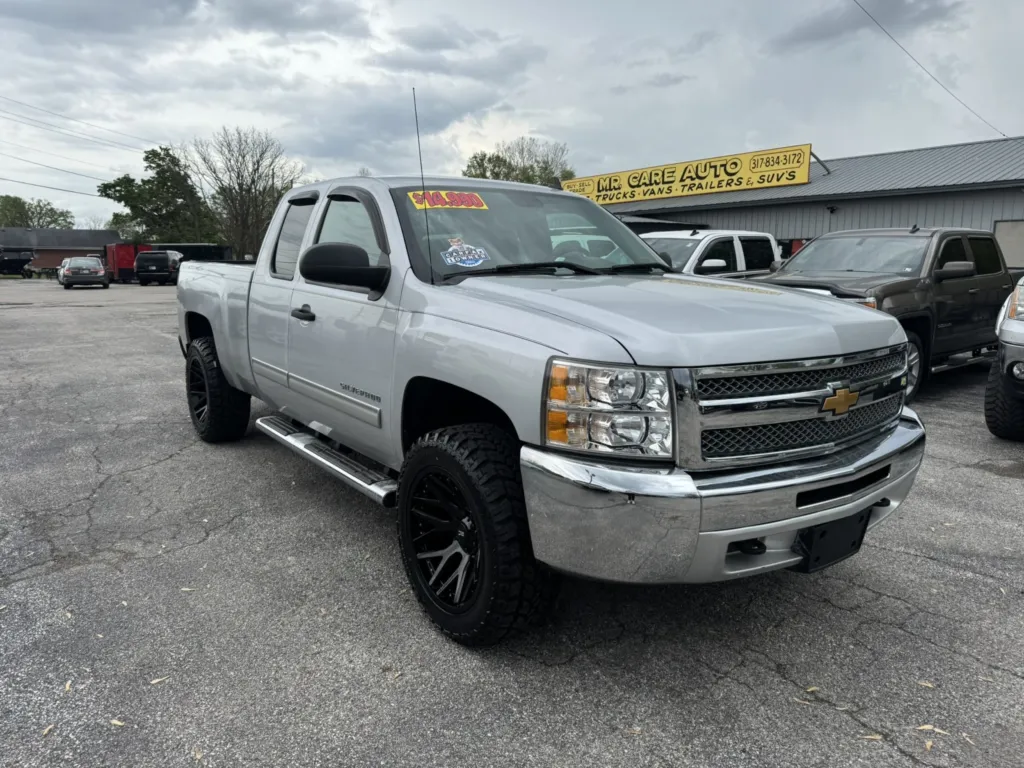 2013 CHEVROLET SILVERADO 1500 LT for sale in Camby, IN