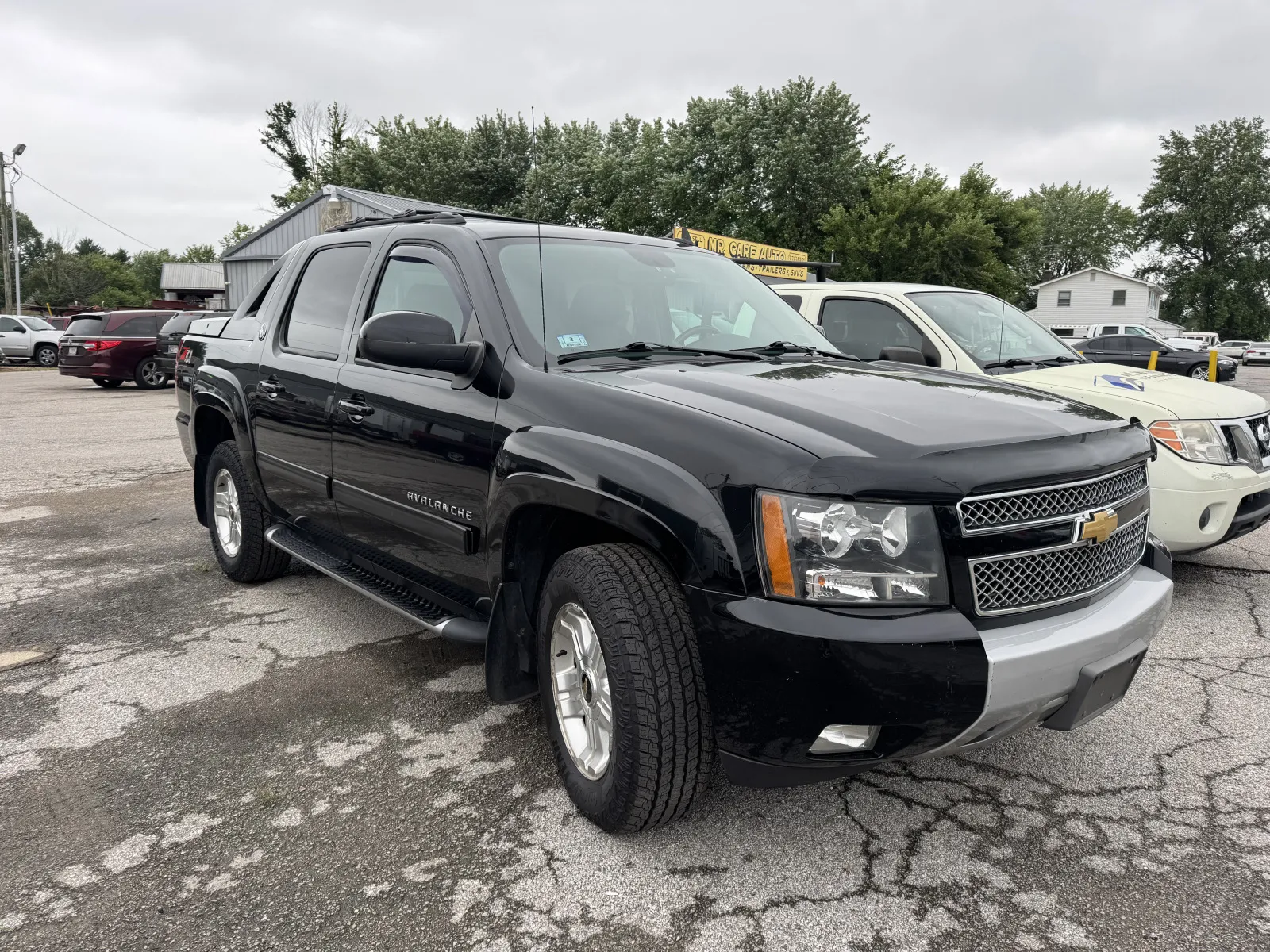 Black 2013 CHEVROLET AVALANCHE LT for sale in Camby, IN