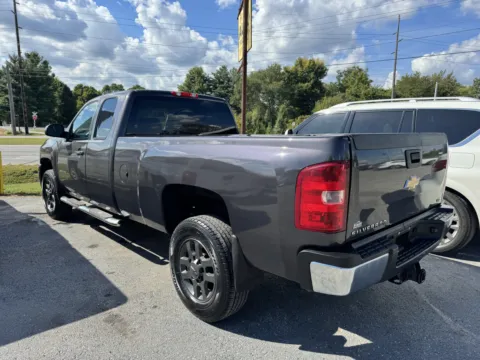 More photos of 2011 CHEVROLET SILVERADO 2500 HEAVY DUTY LTZ at Mr. Care Auto, IN