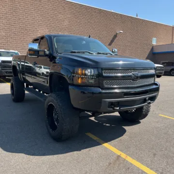 More photos of 2009 CHEVROLET SILVERADO 1500 LT at Mr. Care Auto, IN