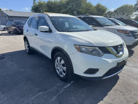 White 2016 NISSAN ROGUE S for sale in Camby, IN