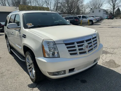 Unknown 2010 CADILLAC ESCALADE LUXURY for sale in Camby, IN