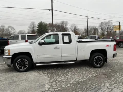 More photos of 2013 CHEVROLET SILVERADO 1500 LT at Mr. Care Auto, IN