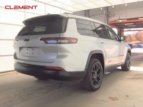 More photos of 2024 Jeep Grand Cherokee L Altitude at Clement Supercenter, MO