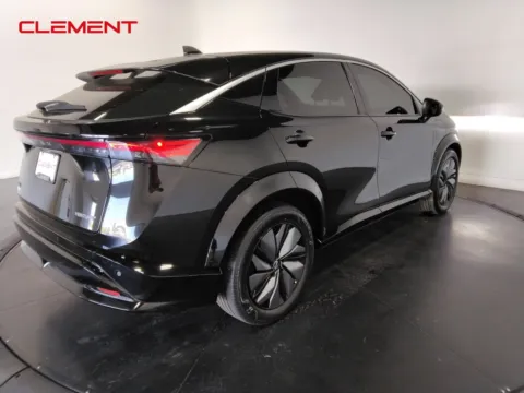More photos of 2023 Nissan Ariya VENTURE+ at Clement Supercenter, MO
