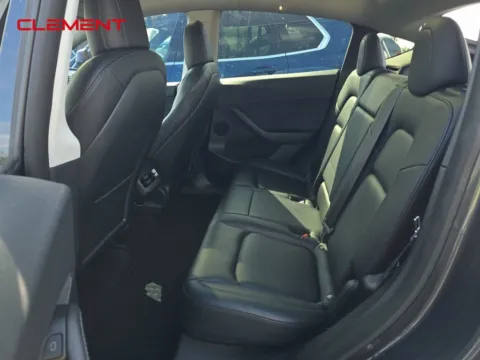 More photos of 2021 Tesla Model Y Long Range at Clement Supercenter, MO