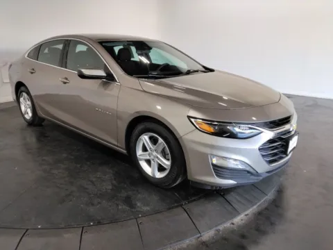 More photos of 2023 Chevrolet Malibu LT at Clement Supercenter, MO