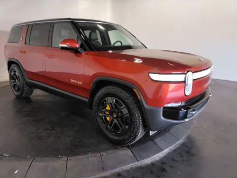 More photos of 2023 Rivian R1S Launch Edition at Clement Supercenter, MO